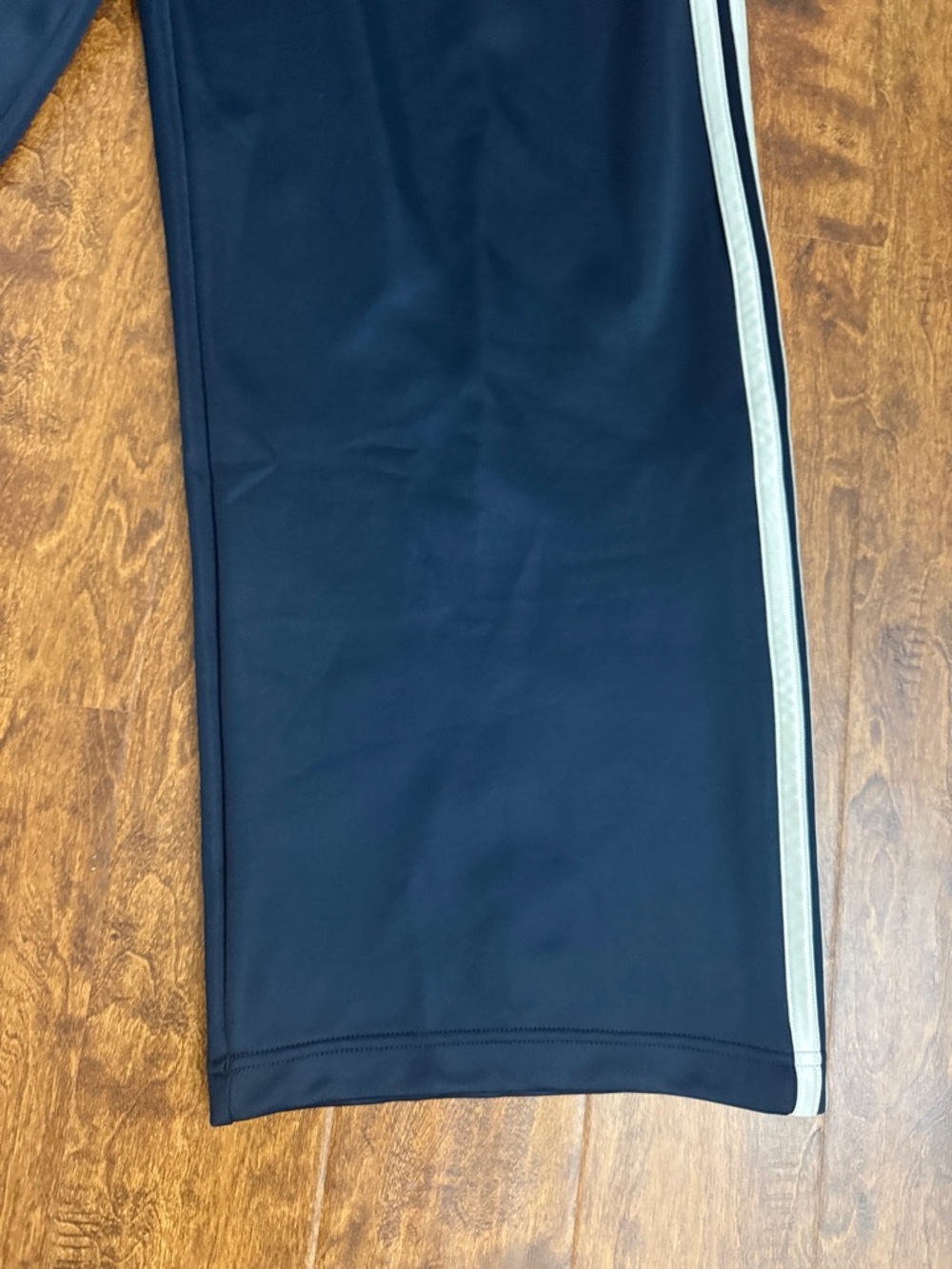 adidas Women’s Navy Joggers with White Side Stripes Size XL - Picture 8 of 16
